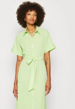 Monki Robe Chemise - Green Light -Monki 0085aea5462e411daf9c5f52d8a2eb0a