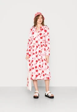 Monki Robe Chemise - Scarlet 8 Monki Robe Chemise - Scarlet -Monki 009c81b0cc7e442e8e909e887c571d7e