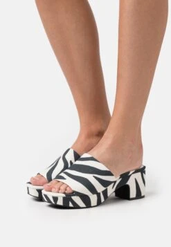 Monki Mules À Talons - Black/White