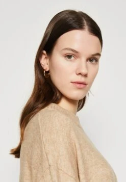 Monki Robe Pull - Beige Medium Dusty Melange 10 Monki Robe Pull - Beige Medium Dusty Melange -Monki 08b60cec438547e5a04e34a8aea4860d