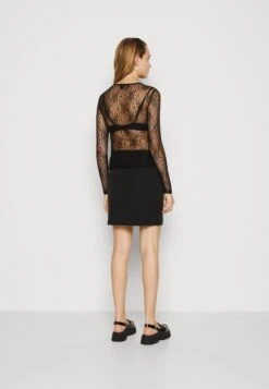 Monki Blouse - Black Solid 10 Monki Blouse - Black Solid -Monki 092f0957b8534de0b96f26cb3226b6f1
