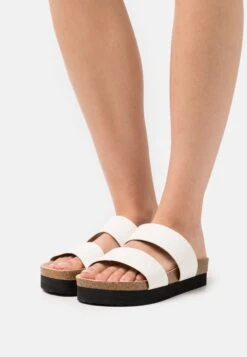 Monki Chaussons - White Light