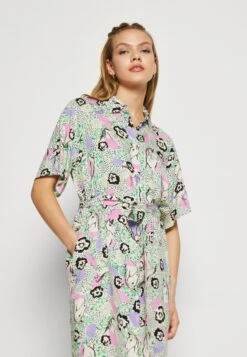 Monki Robe Chemise - Lila -Monki 09ce1ba78f4c46fe828d3550d35d1bd9