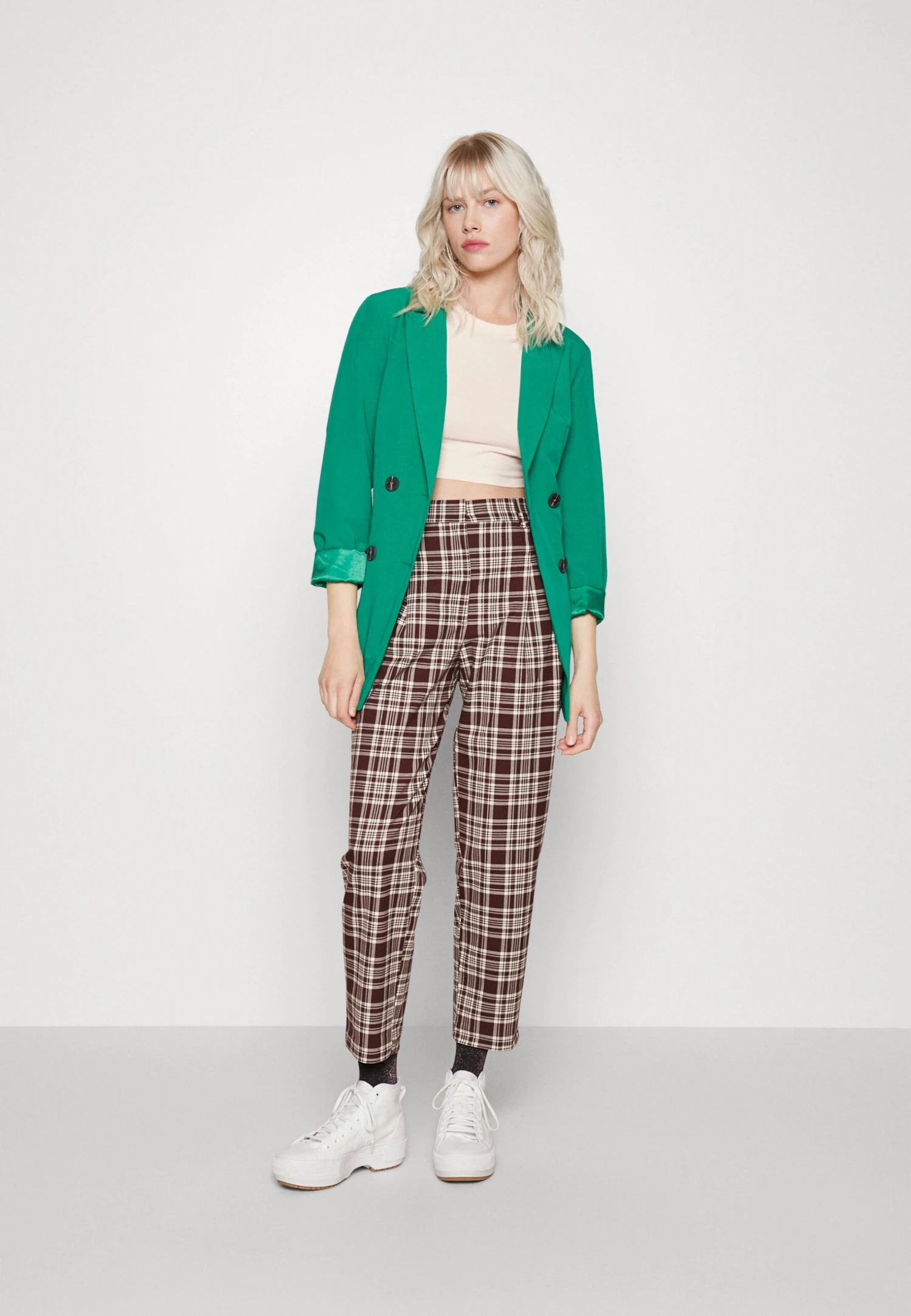 Monki Pantalon Classique - Fudge 4 Monki Pantalon Classique - Fudge – Image 2