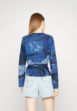 Monki Blouse - Blueliquid 10 Monki Blouse - Blueliquid -Monki 0ae3e2f7969641d8a2ad943593960397