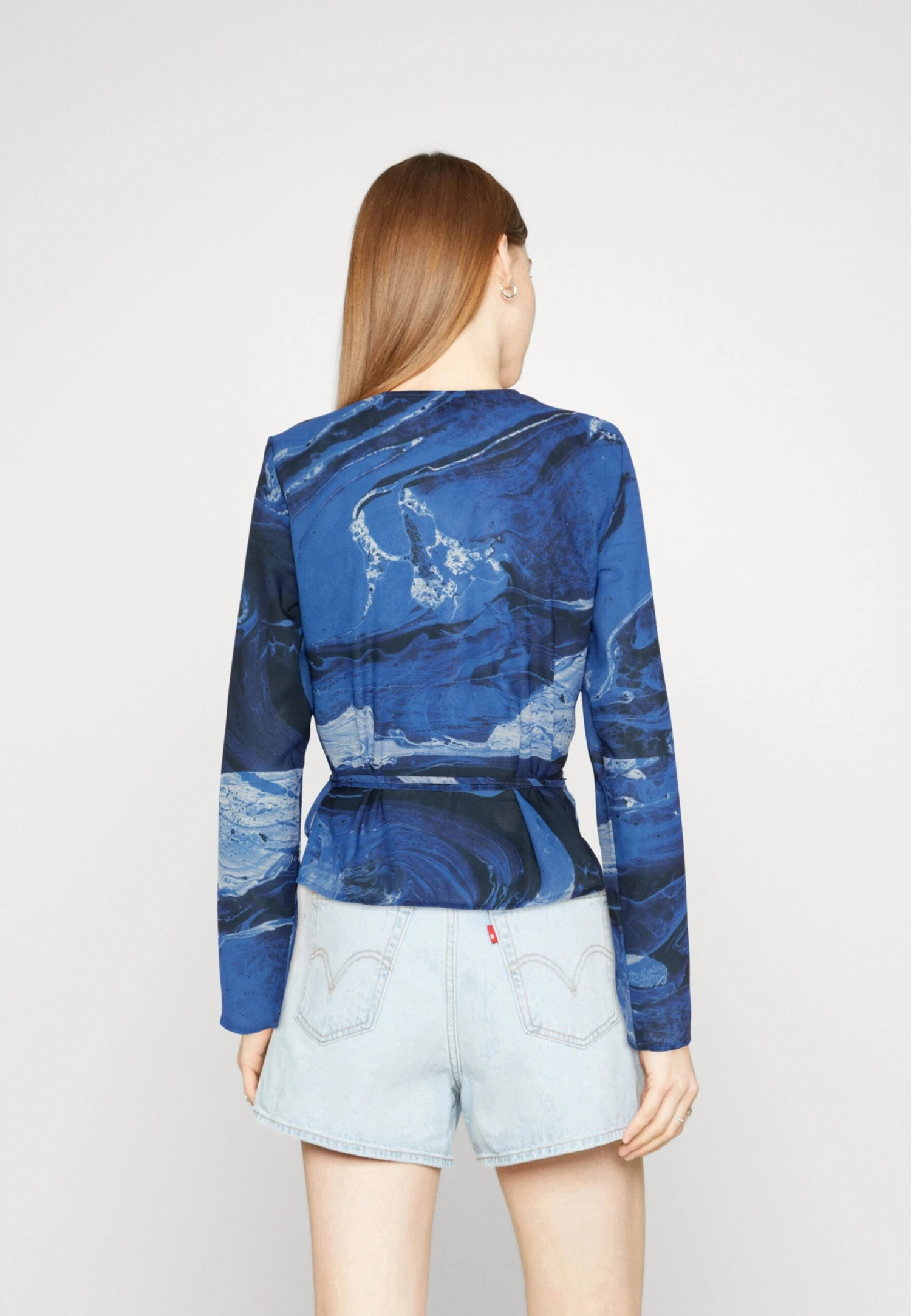 Monki Blouse - Blueliquid 5 Monki Blouse - Blueliquid – Image 3