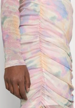 Monki Robe Fourreau - Pink Dusty Light/Tiedye -Monki 0ed813e4b9f94330b0fc2b40ba887f66