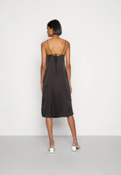 Monki Robe De Soirée - Black Dark -Monki 1147608e08214600b83b50893b08fe0a