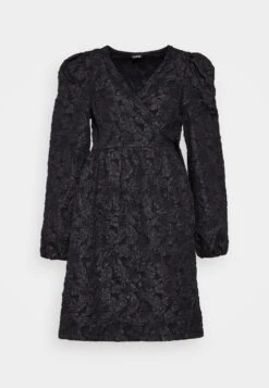 Monki Robe De Jour - Black -Monki 12ab1de847e144afb318b4653ec956bf