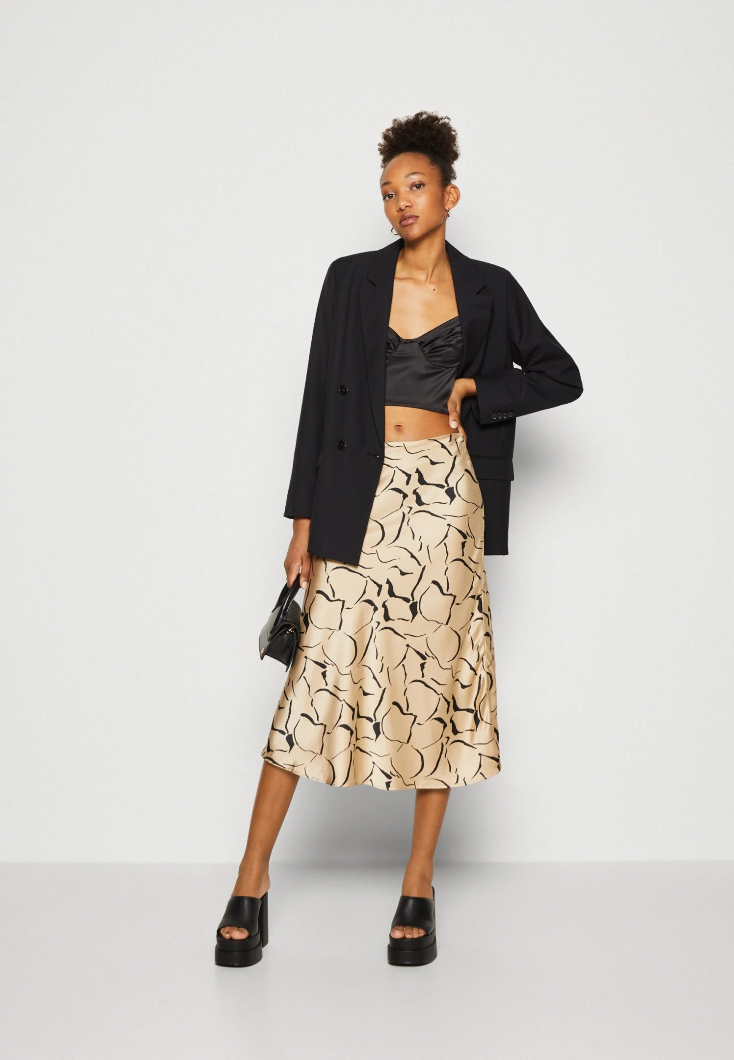 Monki Jupe Trapèze - Beige Medium Dusty 4 Monki Jupe Trapèze - Beige Medium Dusty – Image 2