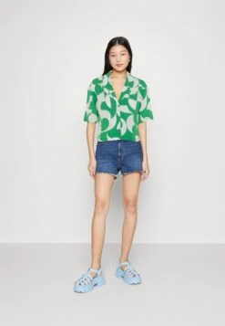 Alternative view of Monki Chemisier - Green