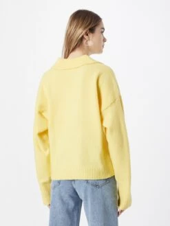 Monki Pulls Basiques Pull-over Femme Jaune Clair -Monki 1e8ba0f1fac215a166700f30c5638a38