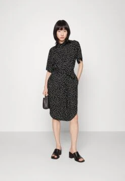 Monki Robe Chemise - Poetic 9 Monki Robe Chemise - Poetic -Monki 1fce0a5c08c842a08d680e0dcf65cb33