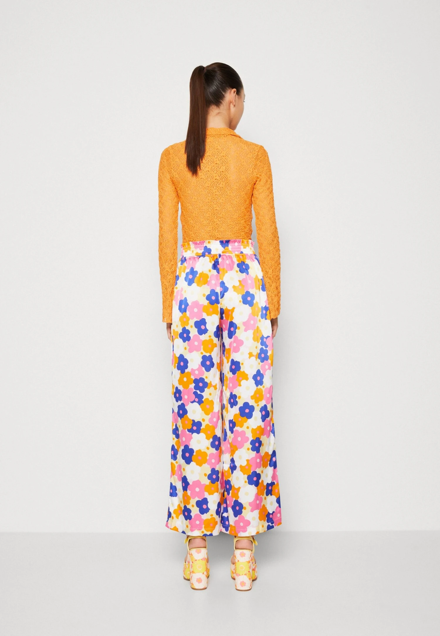 Monki Pantalon Classique - Pink Light 5 Monki Pantalon Classique - Pink Light – Image 3
