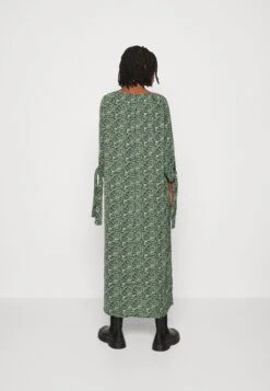 Monki Robe De Jour - Green Medium Dusty 10 Monki Robe De Jour - Green Medium Dusty -Monki 21a0e887abef44e485f6eedd619c9859