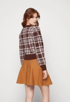 Monki Gilet - Brown Dark -Monki 22be32a91c1f4bba8e34b57903b29856