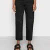 Monki Jean Boyfriend - Black -Monki 231ab4bbb0a24facbc9a15c9ee6f4589