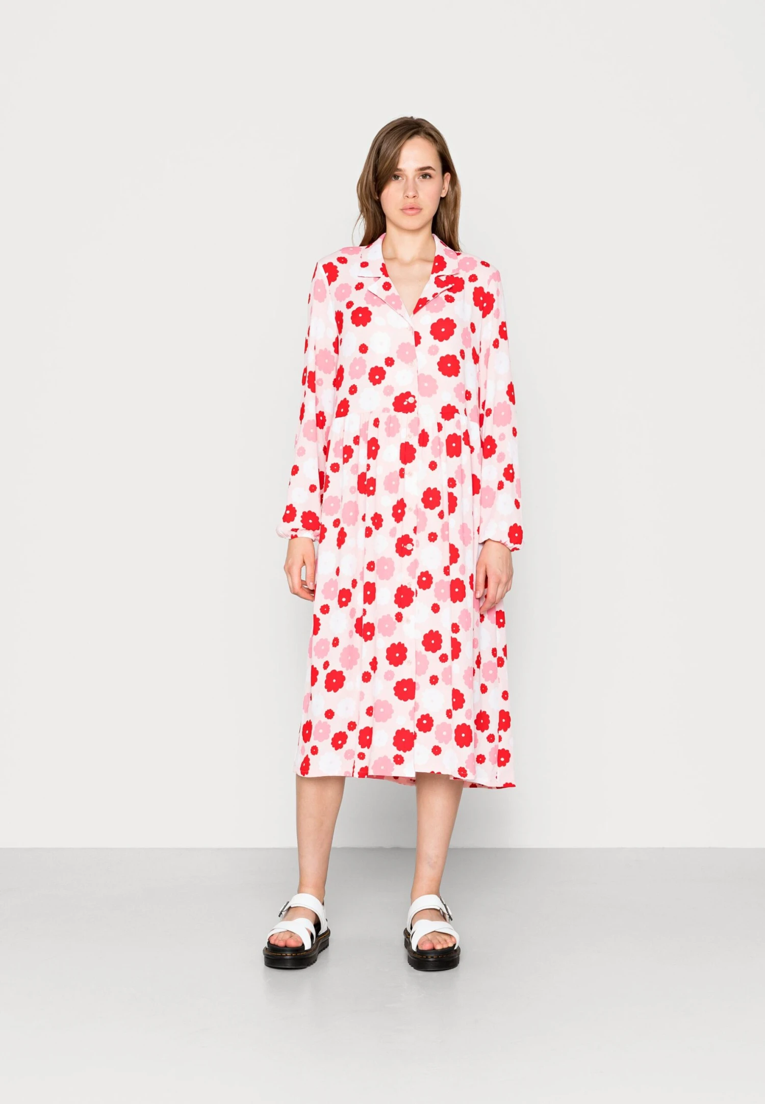 Monki Robe Chemise - Scarlet 3 Monki Robe Chemise - Scarlet