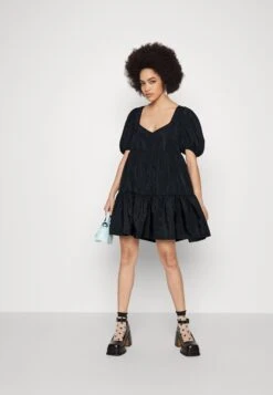 Monki Robe De Soirée - Black 9 Monki Robe De Soirée - Black -Monki 28fc0d9957a9475fa67913be23e207ee