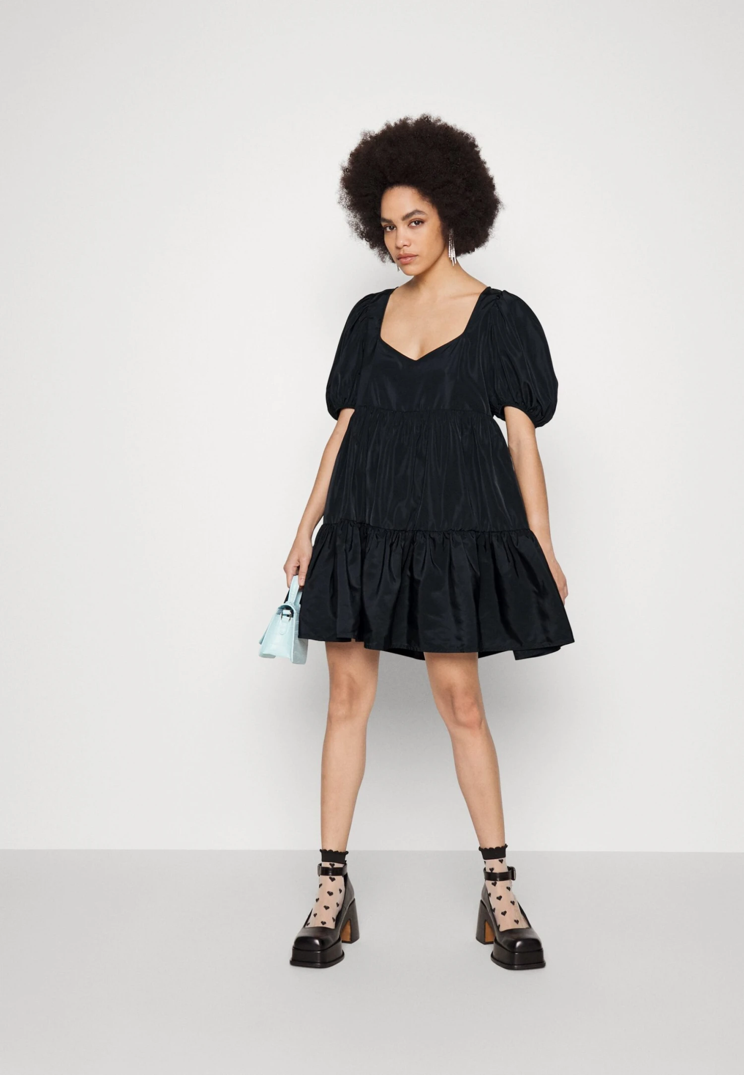 Monki Robe De Soirée - Black 4 Monki Robe De Soirée - Black – Image 2