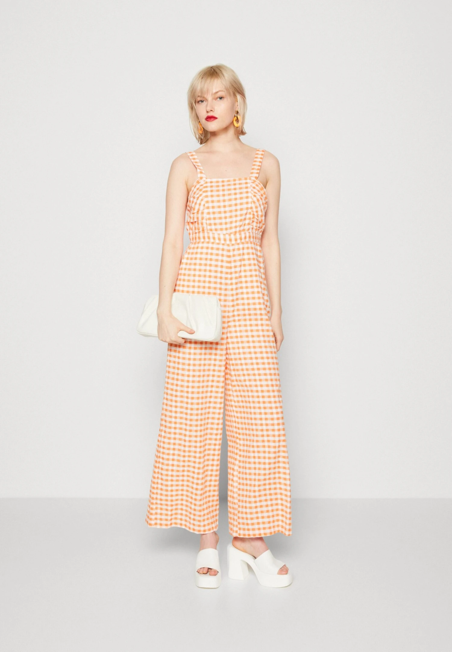 Monki Combinaison - Orange Gingham 3 Monki Combinaison - Orange Gingham – Image 2