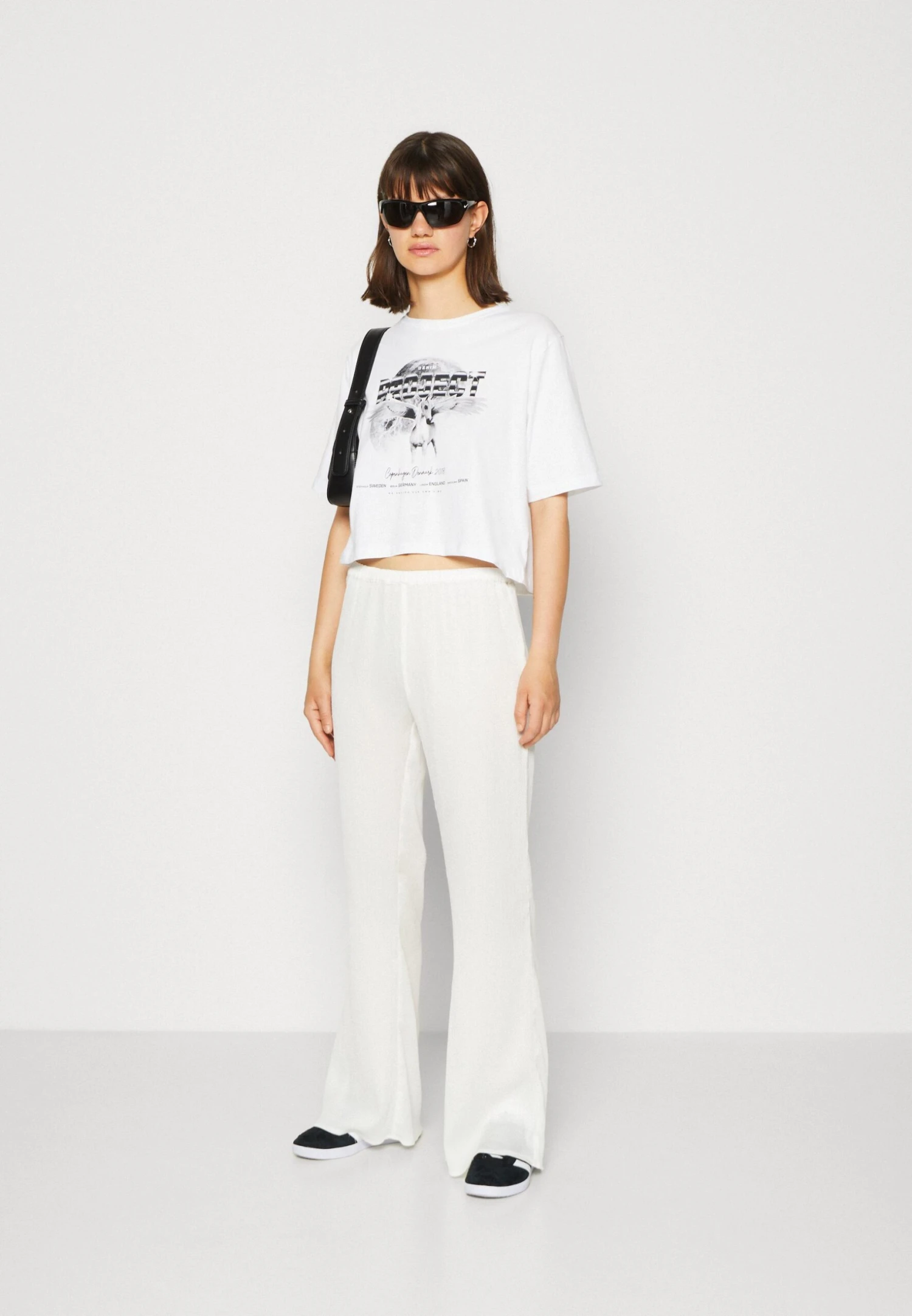 Monki Pantalon Classique - White Light 4 Monki Pantalon Classique - White Light – Image 2