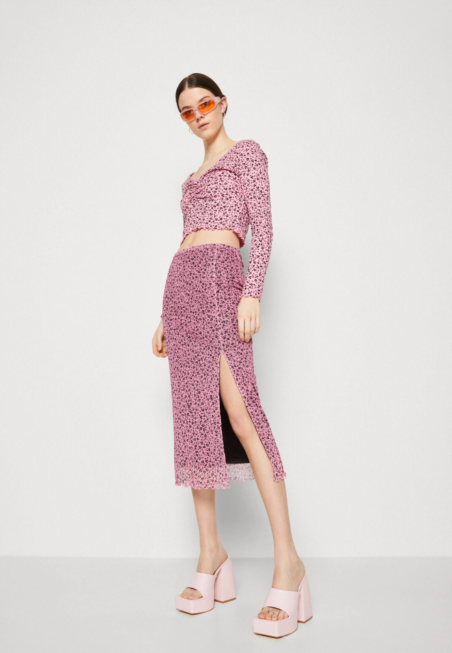 Monki Jupe Crayon - Pink 6 Monki Jupe Crayon - Pink – Image 4