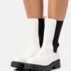 Monki Bottes À Plateau - White 1 Monki Bottes À Plateau - White -Monki 30fcd696df0044159c9fe6fe232a2dbd