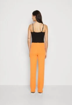 Monki Pantalon Classique - Orange -Monki 32702b53941342778a029ba13bb90e60