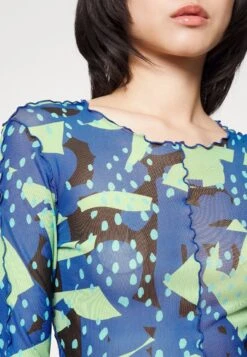 Monki T-Shirt À Manches Longues - Light Green/Blue -Monki 33524c4473284a799222f863400329a8