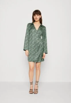 Monki Robe De Jour - Black/Olive