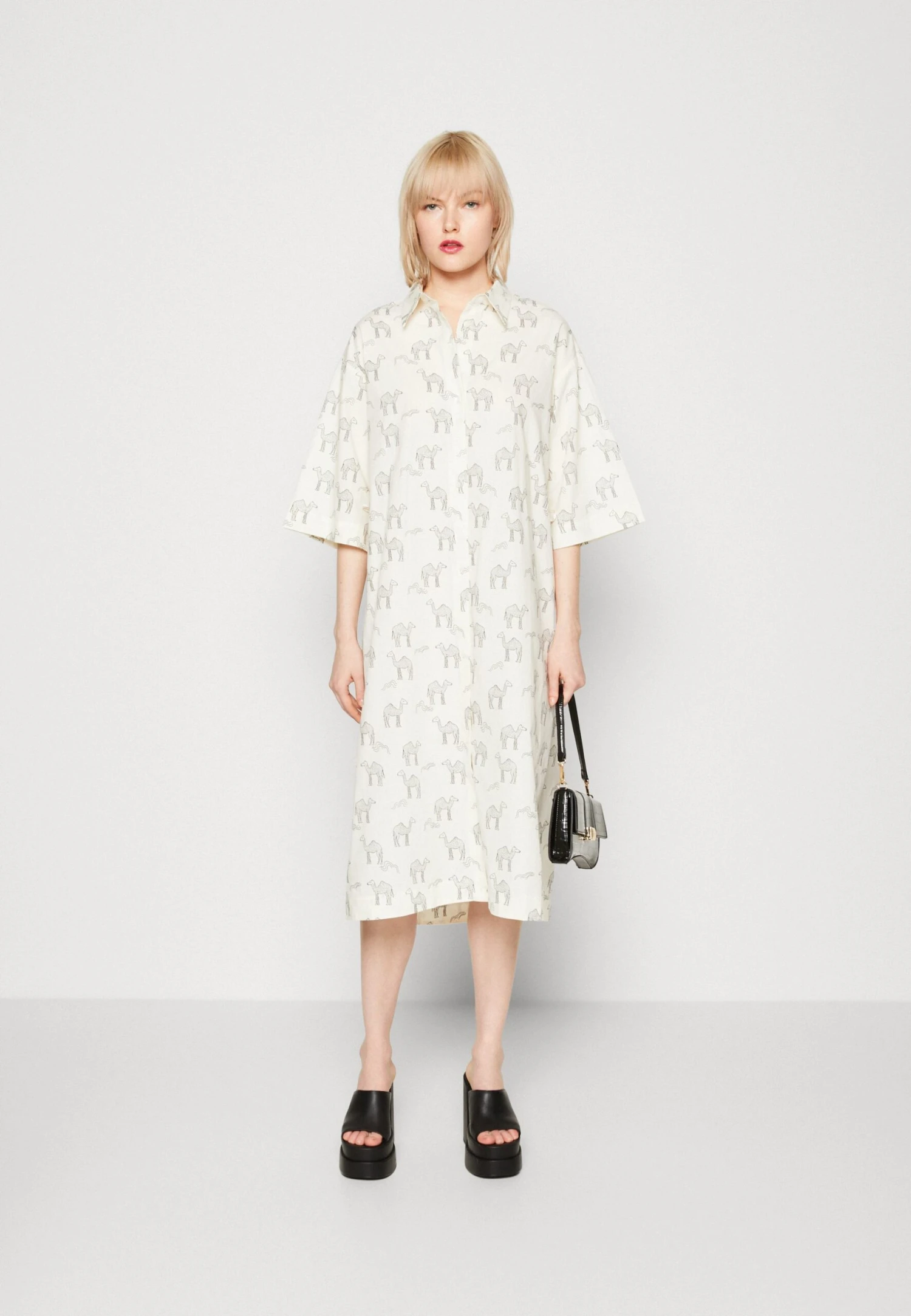 Monki Robe Chemise - Off White 4 Monki Robe Chemise - Off White – Image 2