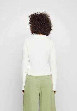 Monki Blouse - White Light -Monki 39429a38b0d141c285bf2790a2076981
