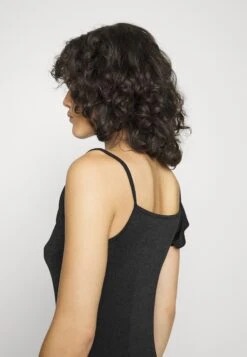 Monki Robe De Soirée - Black -Monki 39e4d71d583149f78a4e2ec6f2e849b2
