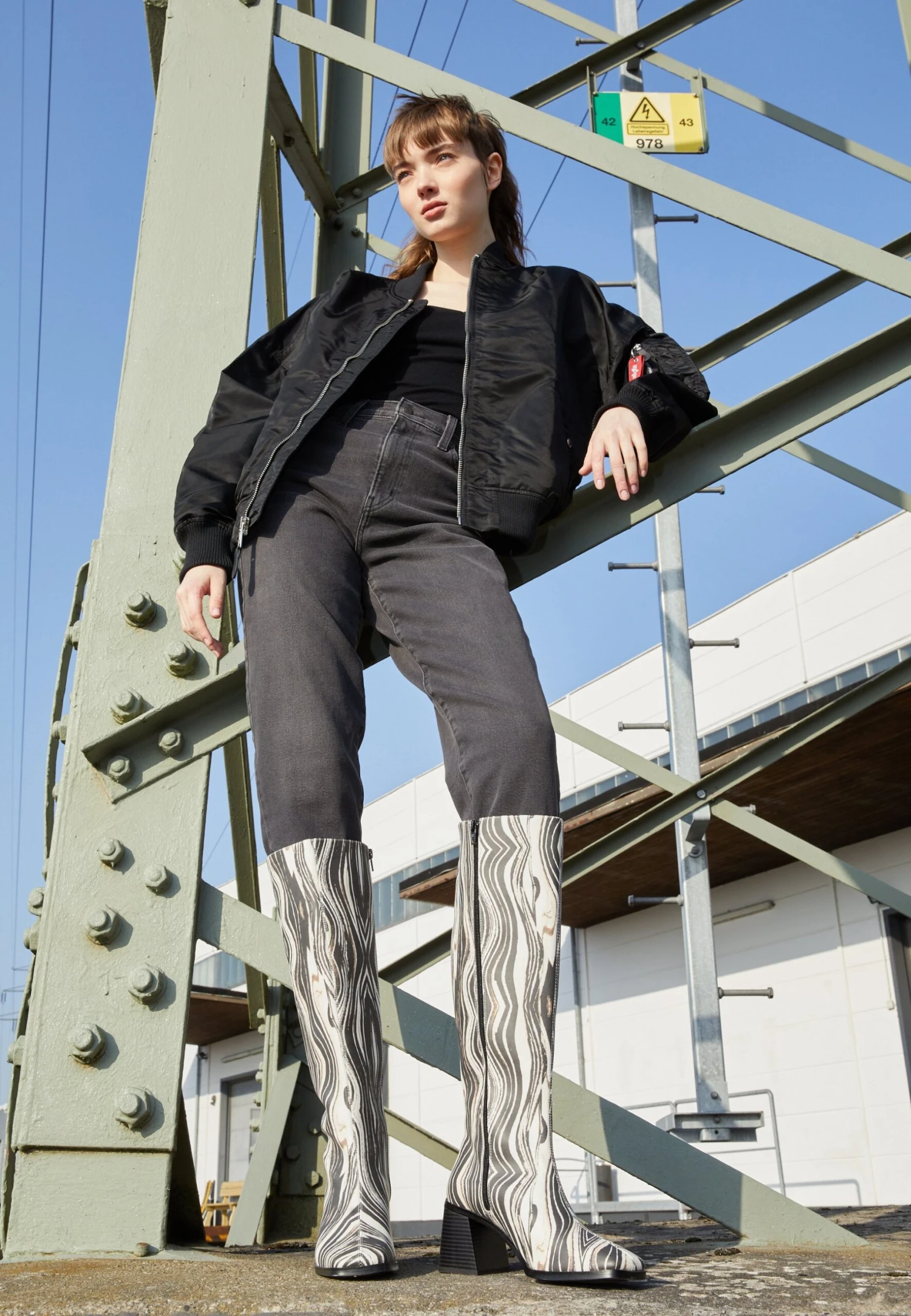 Monki Bottes - Multi-Coloured 6 Monki Bottes - Multi-Coloured – Image 4