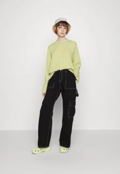 Alternative view of Monki T-Shirt À Manches Longues - Green Dusty Light