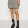 Monki Minijupe - Grey Grid -Monki 471143cd19394fc1bb5ebd6ff78edd4e