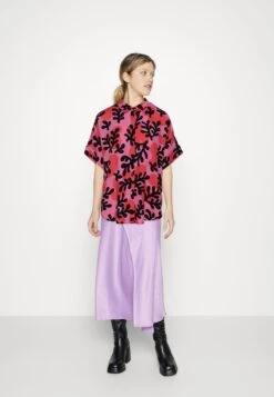 Monki Chemisier - Pink/Black/Red -Monki 4722457d534b459097af56c6209a70b8