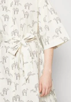 Monki Robe Chemise - Off White 13 Monki Robe Chemise - Off White -Monki 49aea9f6269b4f1799c7c5711c478d1d