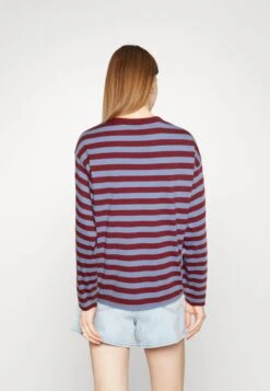 Monki T-Shirt À Manches Longues - Dark Red/Blue 10 Monki T-Shirt À Manches Longues - Dark Red/Blue -Monki 4c5e37382bf04b86907a21ac823393e8