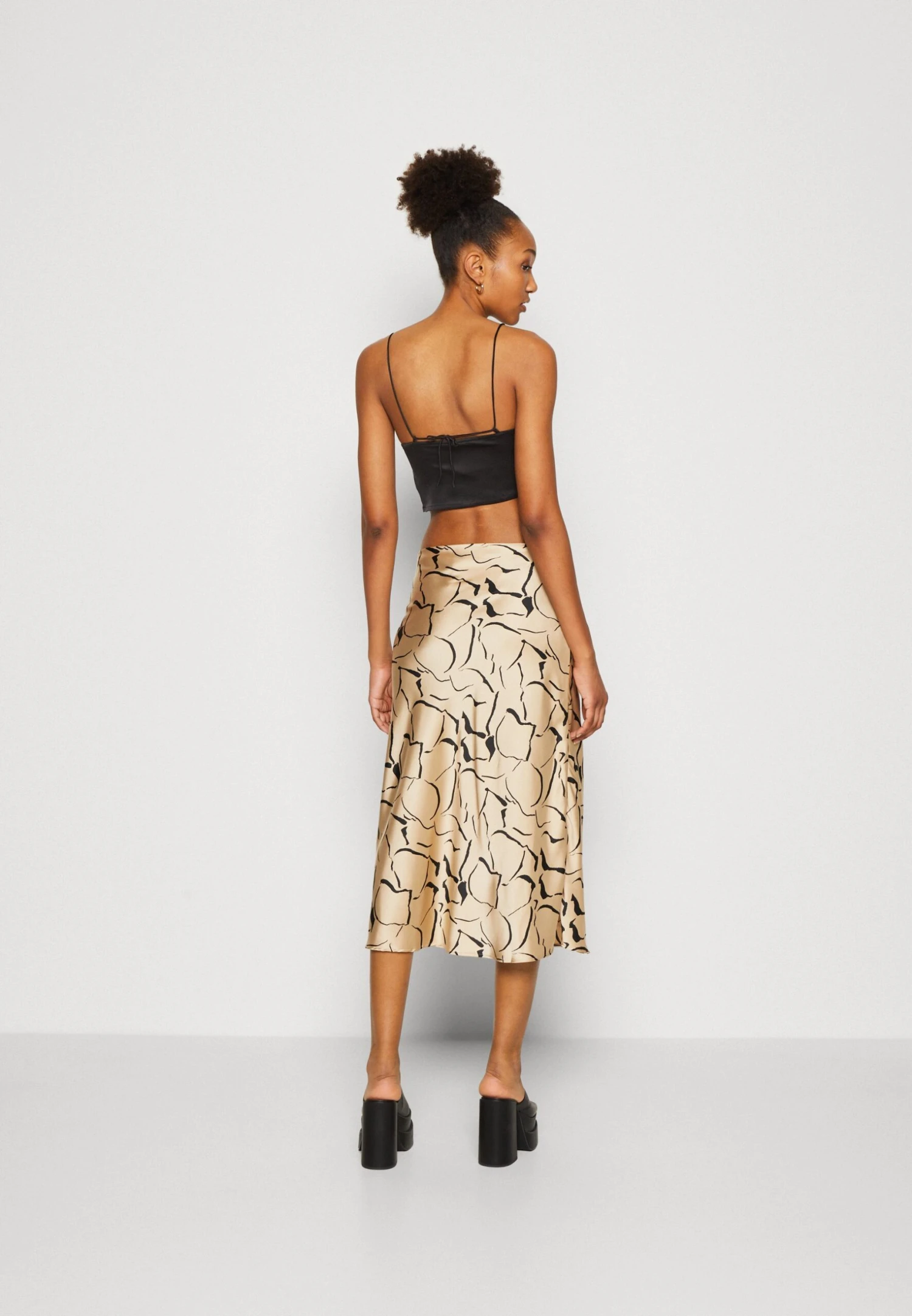 Monki Jupe Trapèze - Beige Medium Dusty 5 Monki Jupe Trapèze - Beige Medium Dusty – Image 3