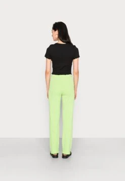 Monki Pantalon Classique - Green 9 Monki Pantalon Classique - Green -Monki 5253060a9b5c45b592ae83952e22003f