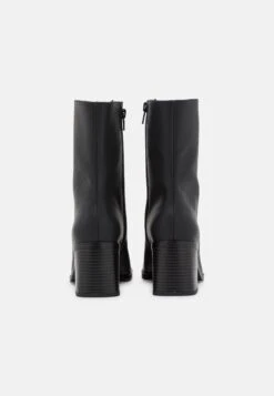 Monki Bottines - Black Dark 11 Monki Bottines - Black Dark -Monki 5f5300a76aa04964b82419f7f15bddfe
