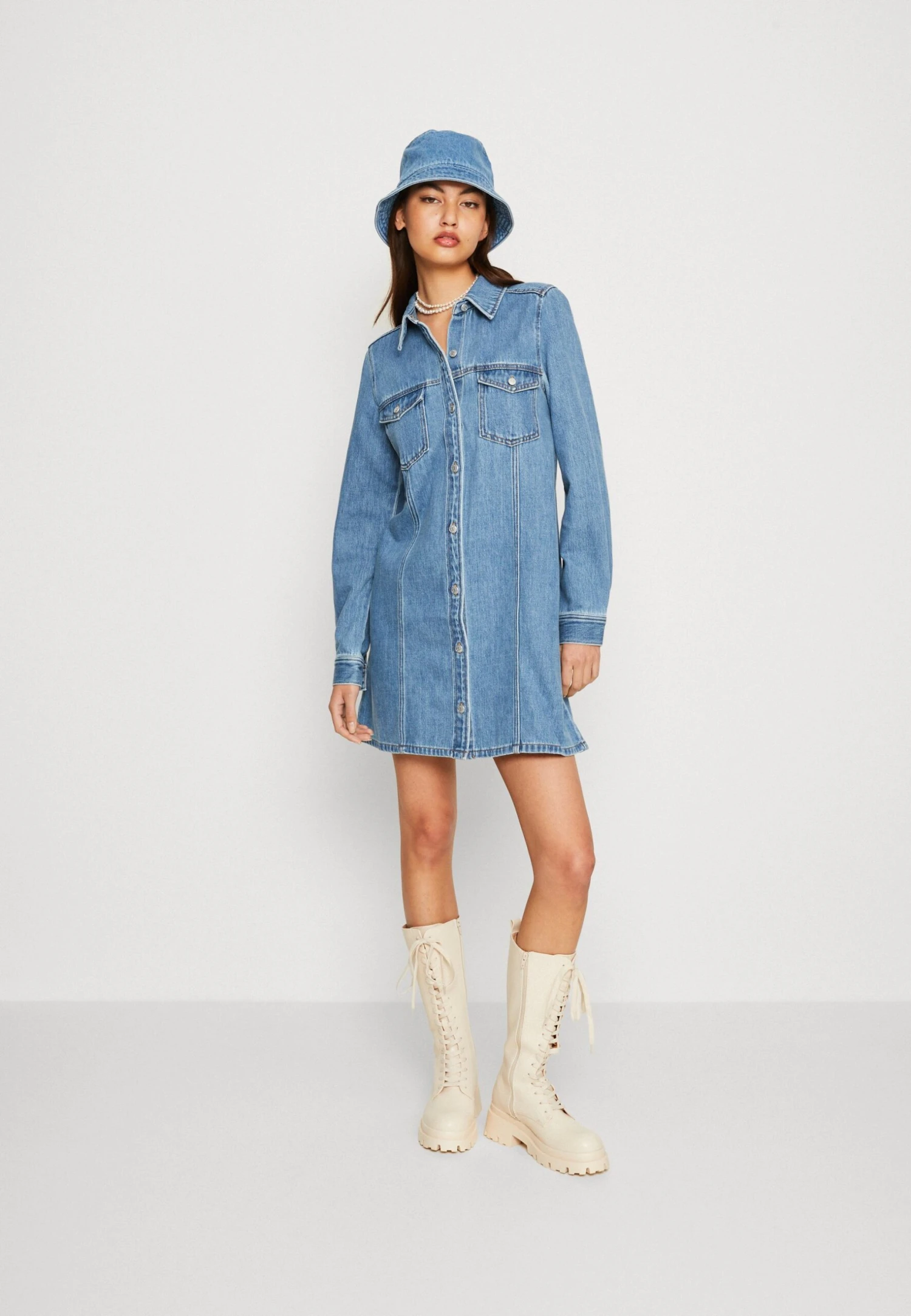 Monki Robe En Jean - Blue Medium Dusty 4 Monki Robe En Jean - Blue Medium Dusty – Image 2