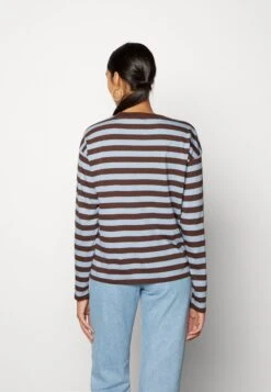 Monki T-Shirt À Manches Longues - Brown/Blue -Monki 6bb05c33fde941e9836cbac16a1c500e