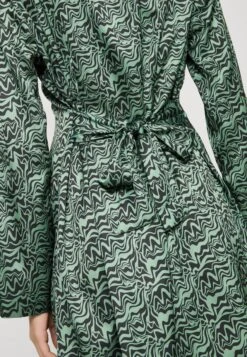 Monki Robe De Jour - Black/Olive 13 Monki Robe De Jour - Black/Olive -Monki 6dbad87b15b248c99371060bdc20405c