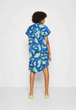 Monki Robe Chemise - Blue Bright 10 Monki Robe Chemise - Blue Bright -Monki 6f320457ea9d443eb5e58795c0a8565e