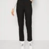 Monki Pantalon Classique - Black 2 Monki Pantalon Classique - Black -Monki 6fee7ba24852466caa202e1cbe4764f8