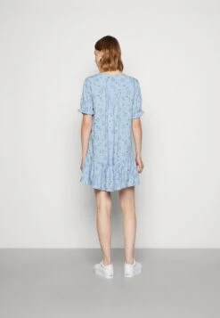 Monki Robe Chemise - Brunnera Blue -Monki 7246b0373b0649678286c70a31486fcc