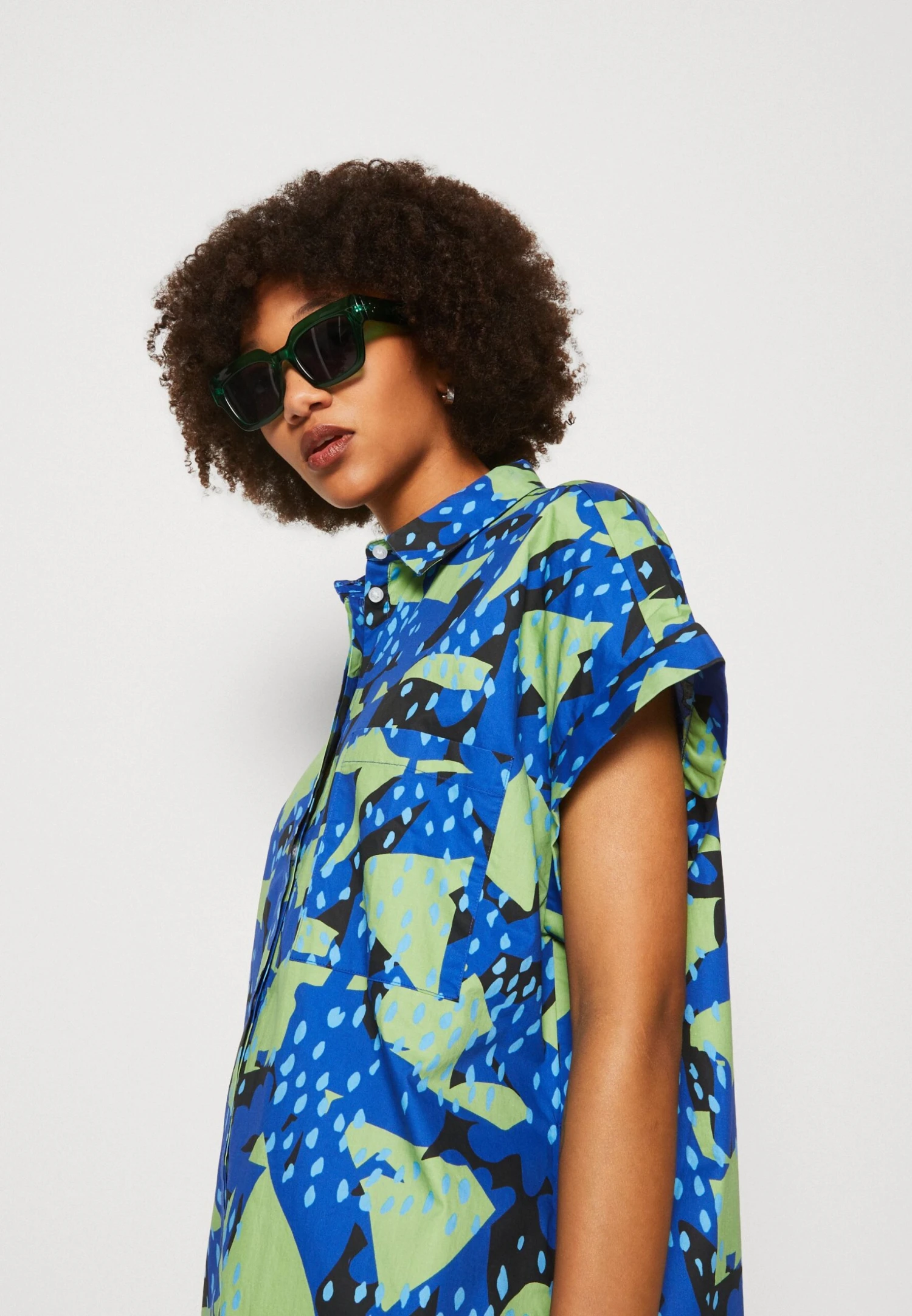 Monki Robe Chemise - Blue Bright 6 Monki Robe Chemise - Blue Bright – Image 4